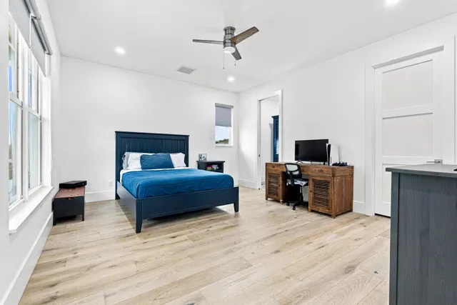 Residence photo 22