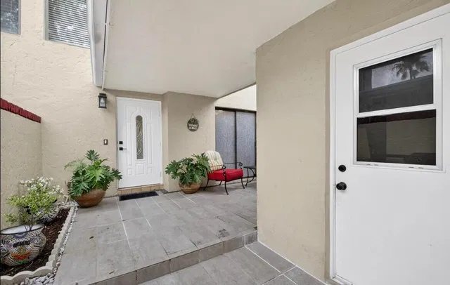 Residence photo 2