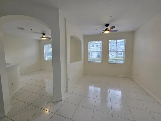 Residence photo 4