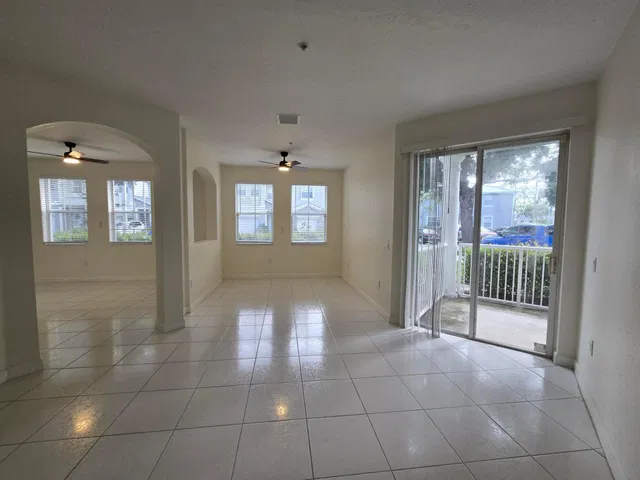 Residence photo 8