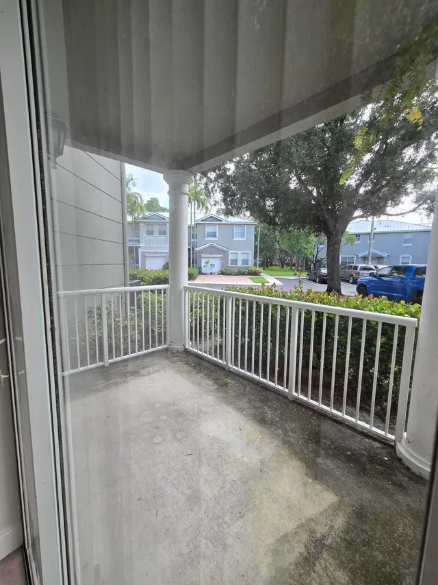 Residence photo 17