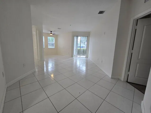 Residence photo 19