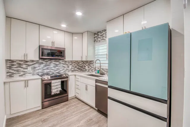 Unit 205 photo 6
