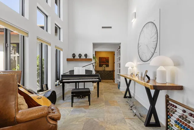 Residence photo 9