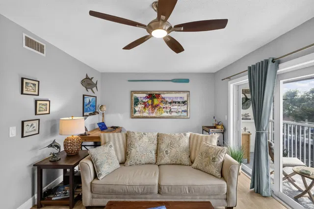 Unit 308 photo 11