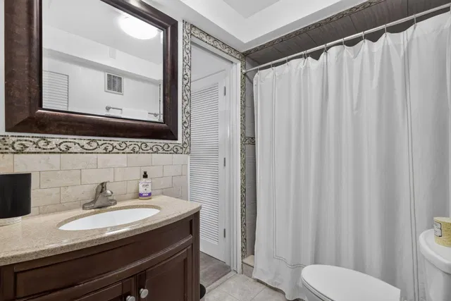Unit 308 photo 17