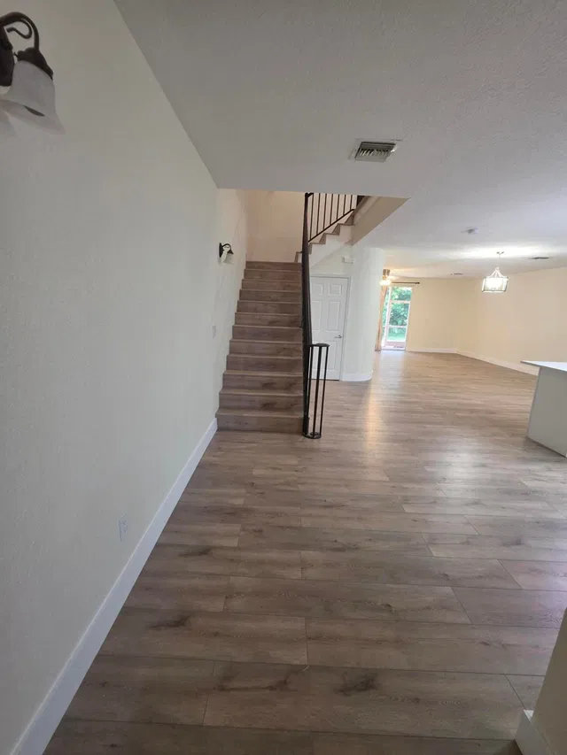 Residence photo 2