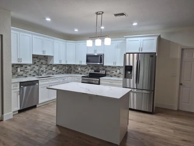 Residence photo 3