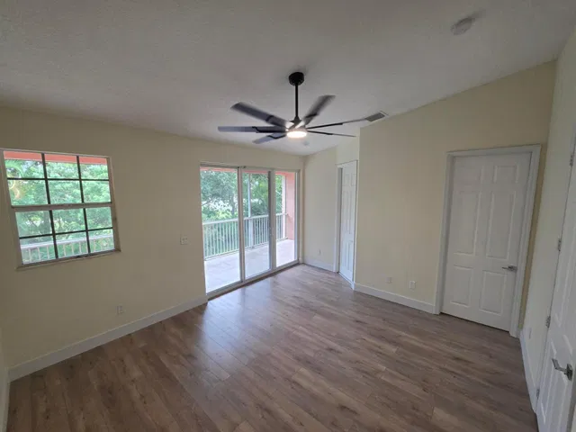 Residence photo 17