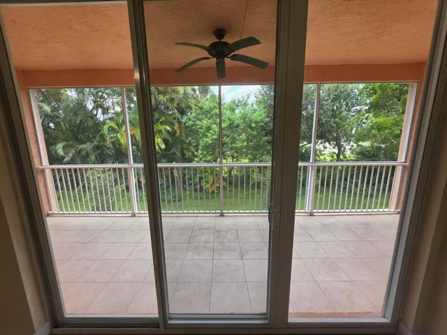 Residence photo 18