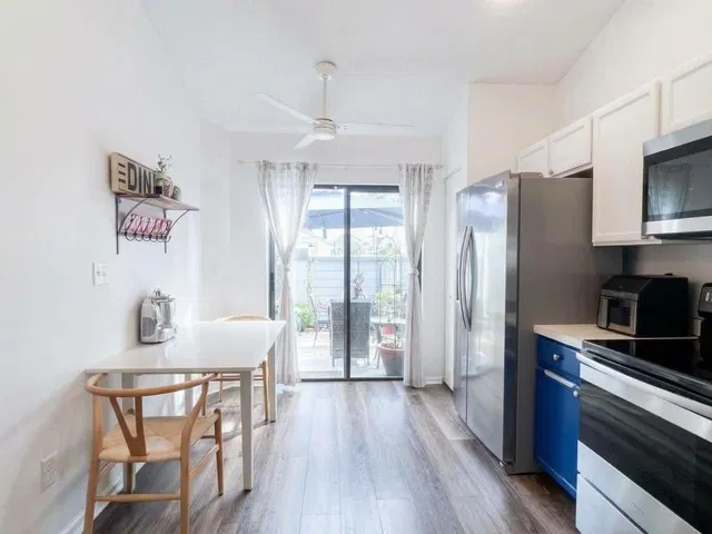 Residence photo 3