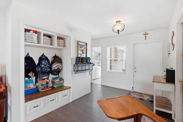 Residence photo 5