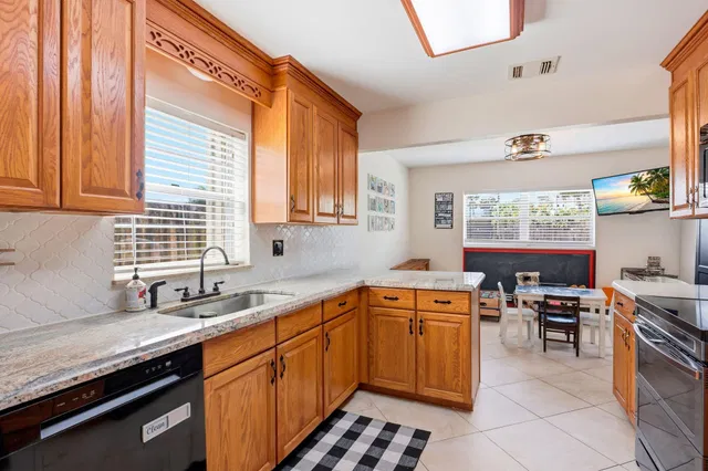 Residence photo 11