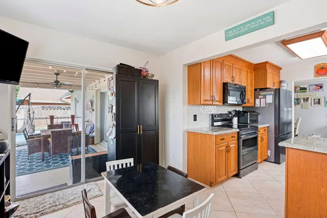 Residence photo 16