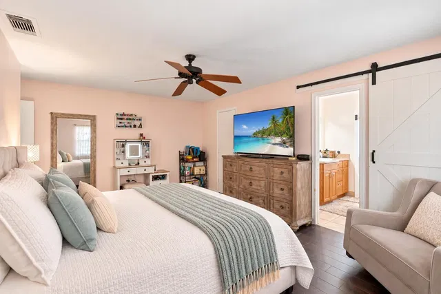 Residence photo 18