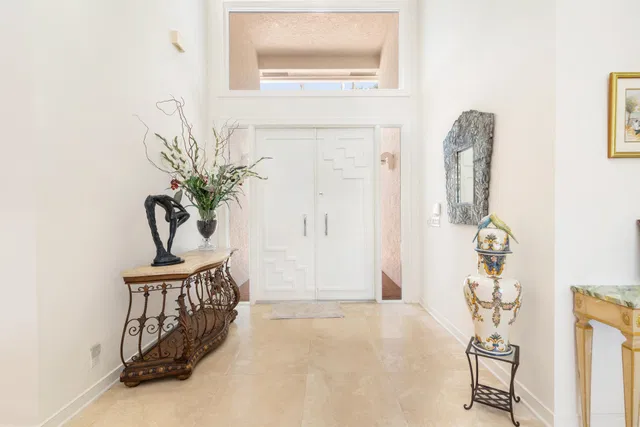 Residence photo 4