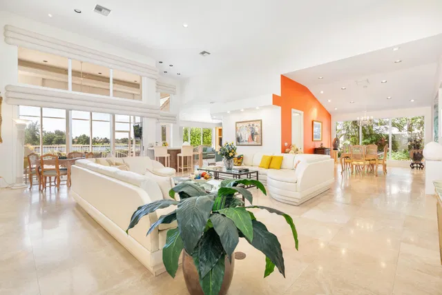 Residence photo 6