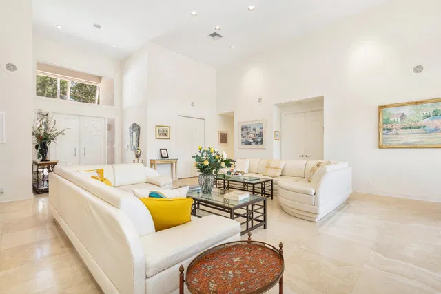 Residence photo 8