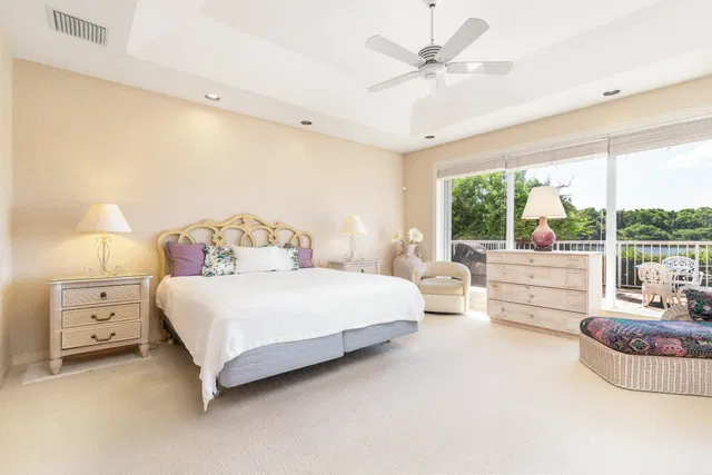 Residence photo 22