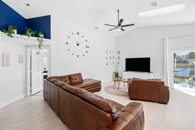 Residence photo 11