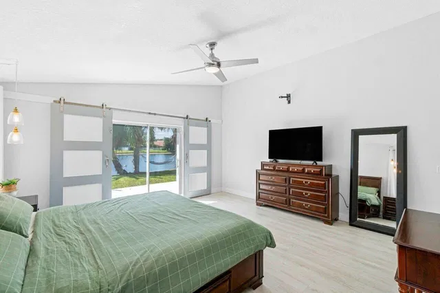 Residence photo 14