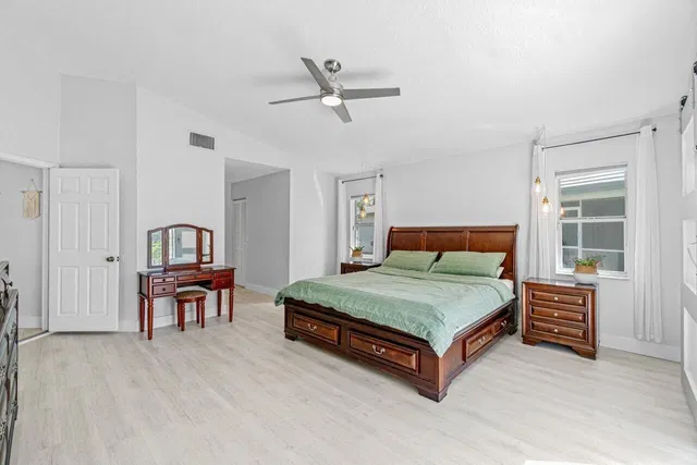 Residence photo 15