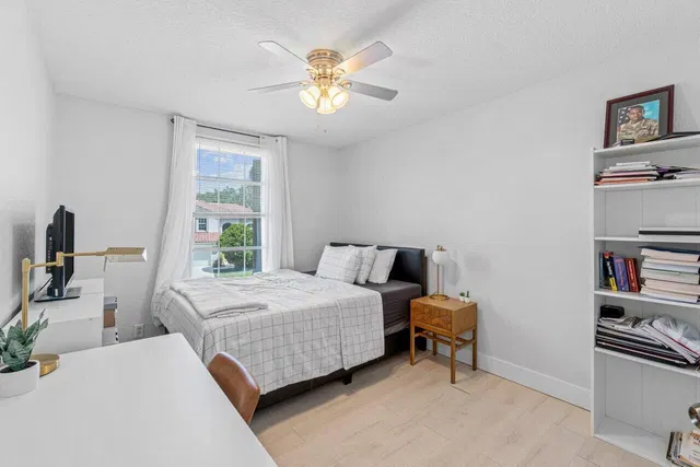 Residence photo 24