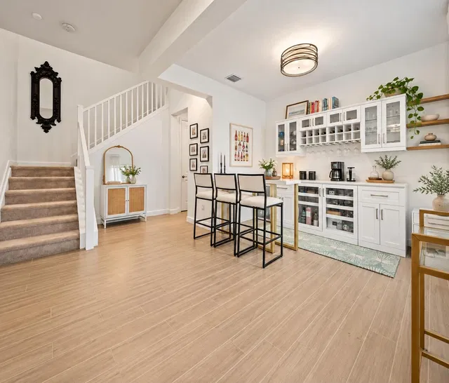 Residence photo 2