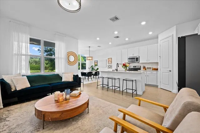 Residence photo 3