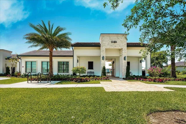 Residence photo 31