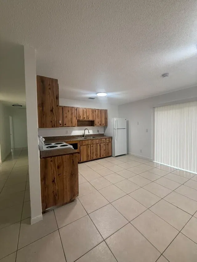  Residence photo 6