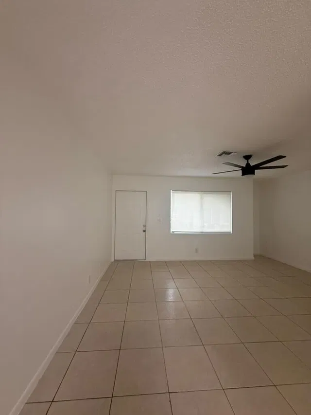  Residence photo 8