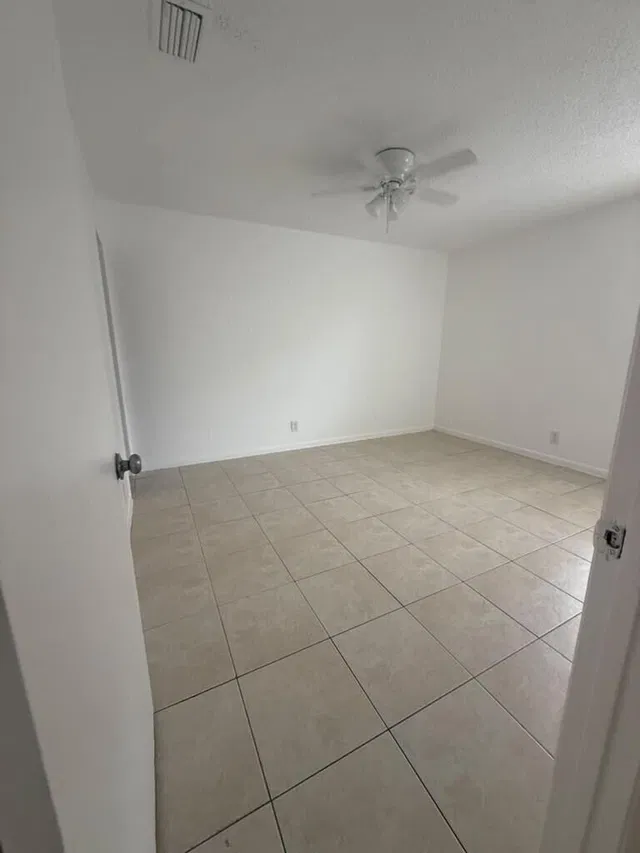  Residence photo 11