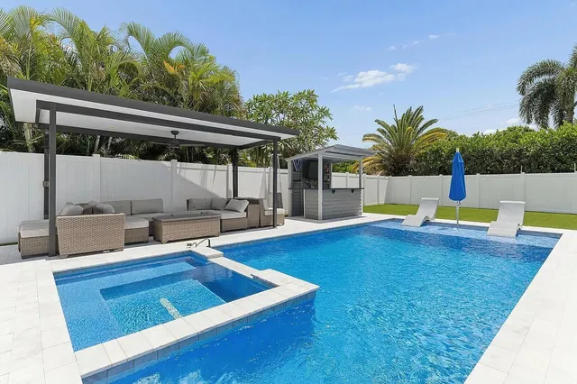 Residence photo 2