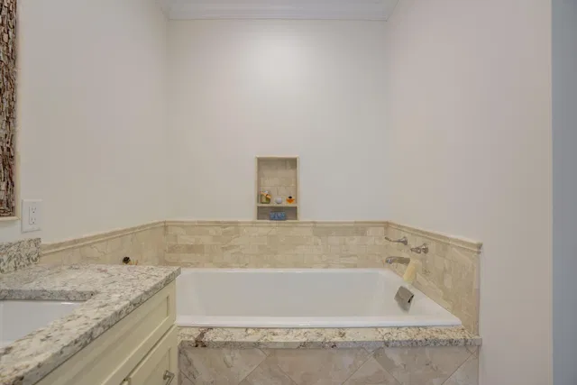 Residence photo 24