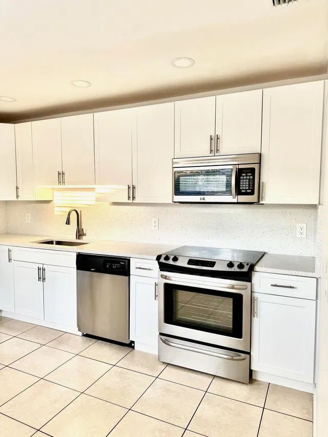 Residence photo 5