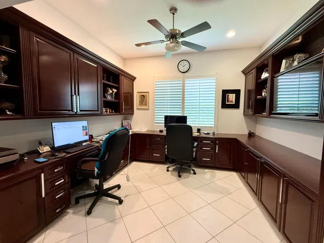 Residence photo 2