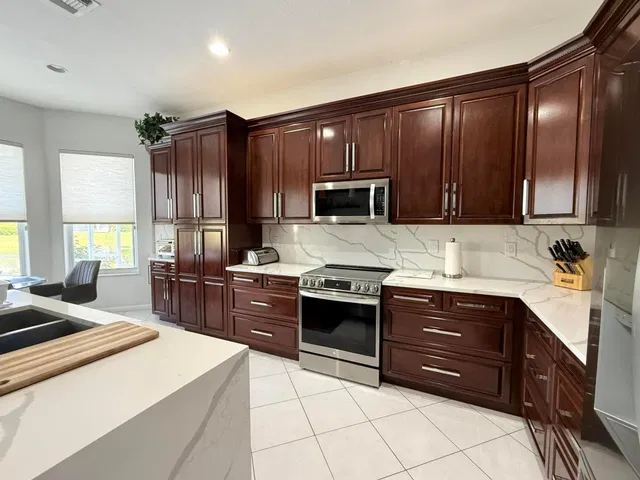 Residence photo 3
