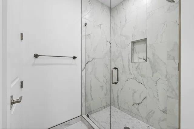 Unit 10 photo 27