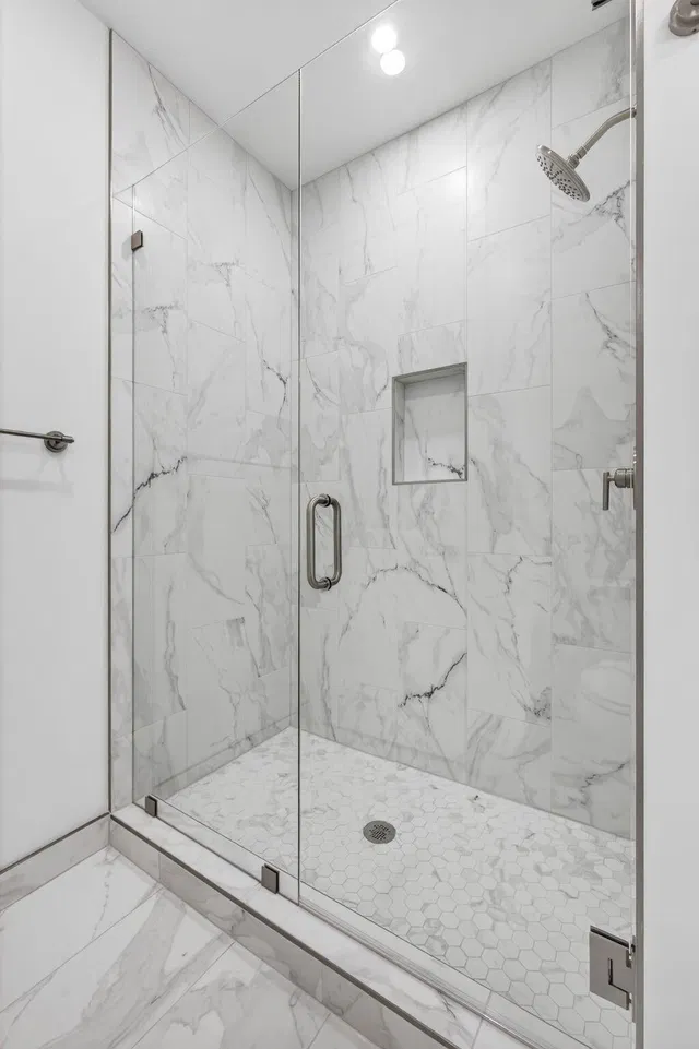 Unit 10 photo 28