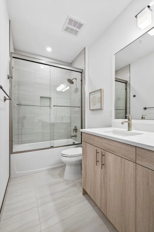 Unit 10 photo 35