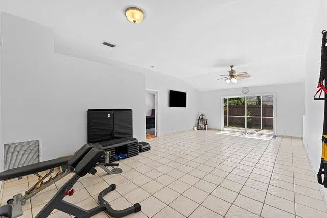 Residence photo 8
