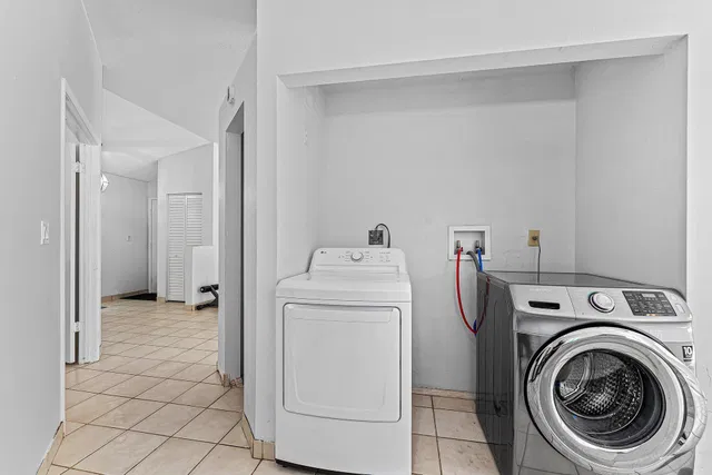 Residence photo 12