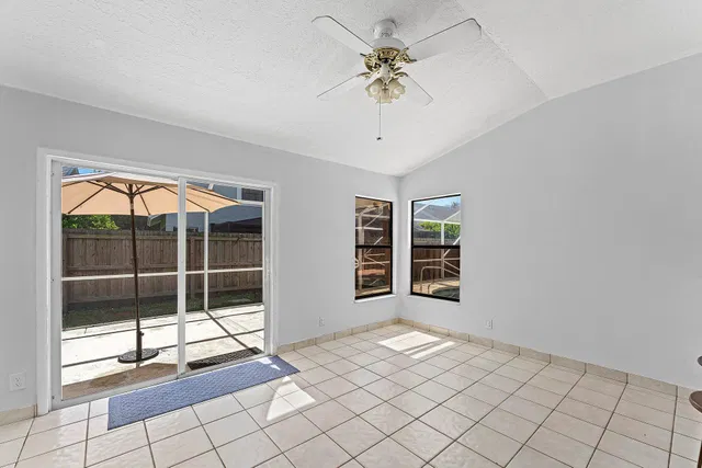 Residence photo 14