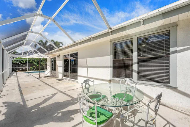 Residence photo 25