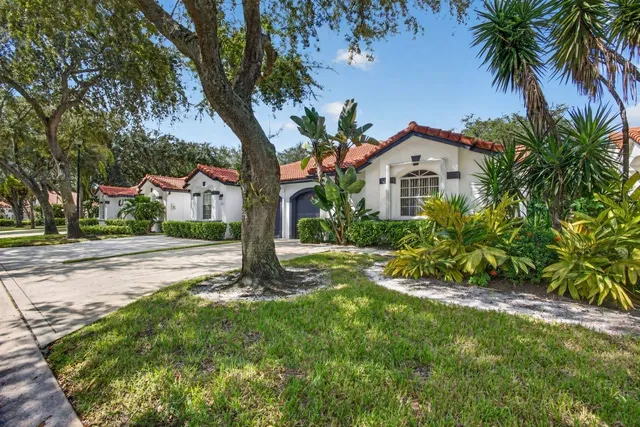 Residence photo 2