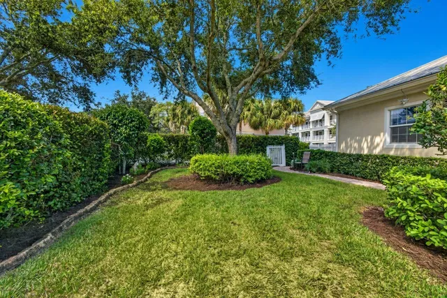 Residence photo 3