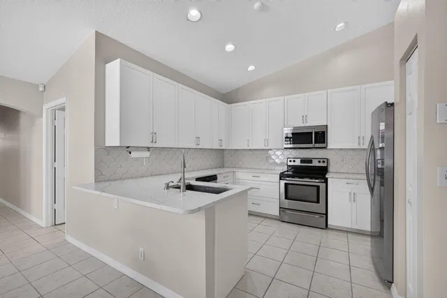 Residence photo 11