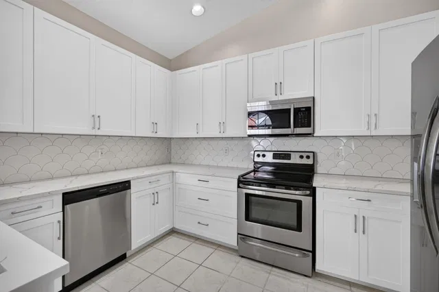 Residence photo 12