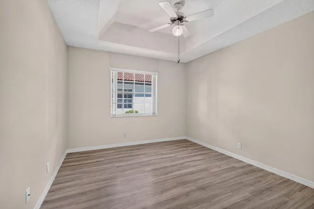 Residence photo 16
